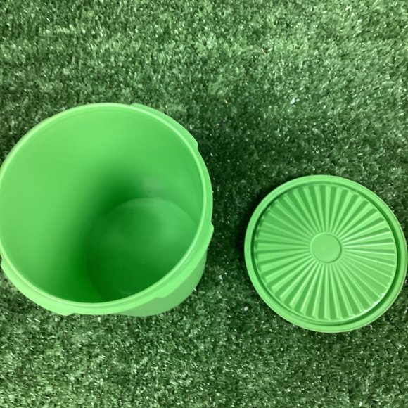 Vintage Tupperware 3 Piece Canister Set Green - Picture 16 of 16